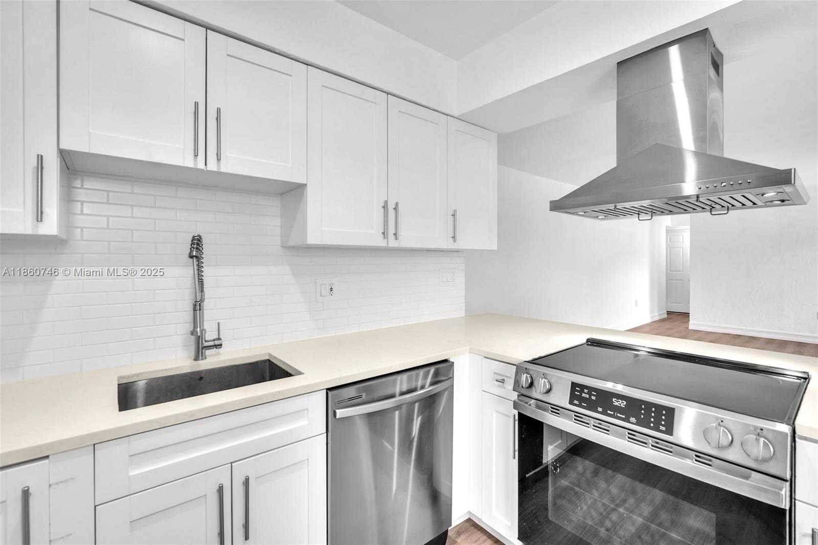 Small Image of 3265 VIRGINIA ST #16, Miami Number 6