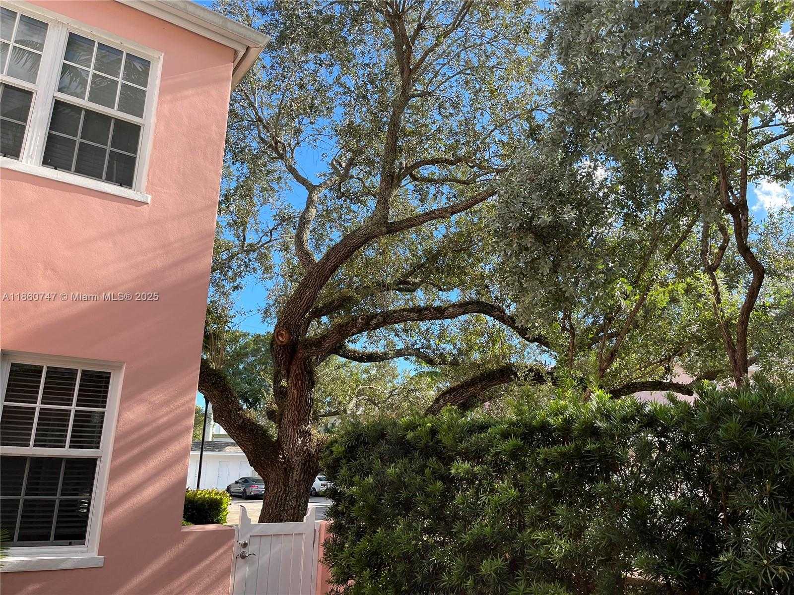 Small Image of 570 LORETTO AVE #10, Coral Gables Number 17