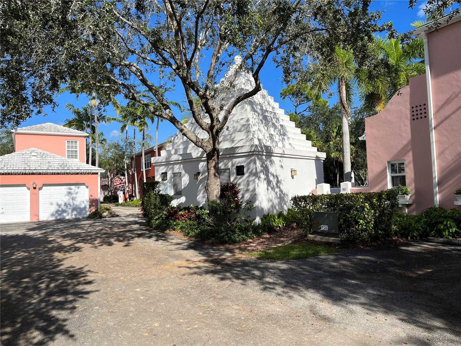 Small Image of 570 LORETTO AVE #10, Coral Gables Number 18
