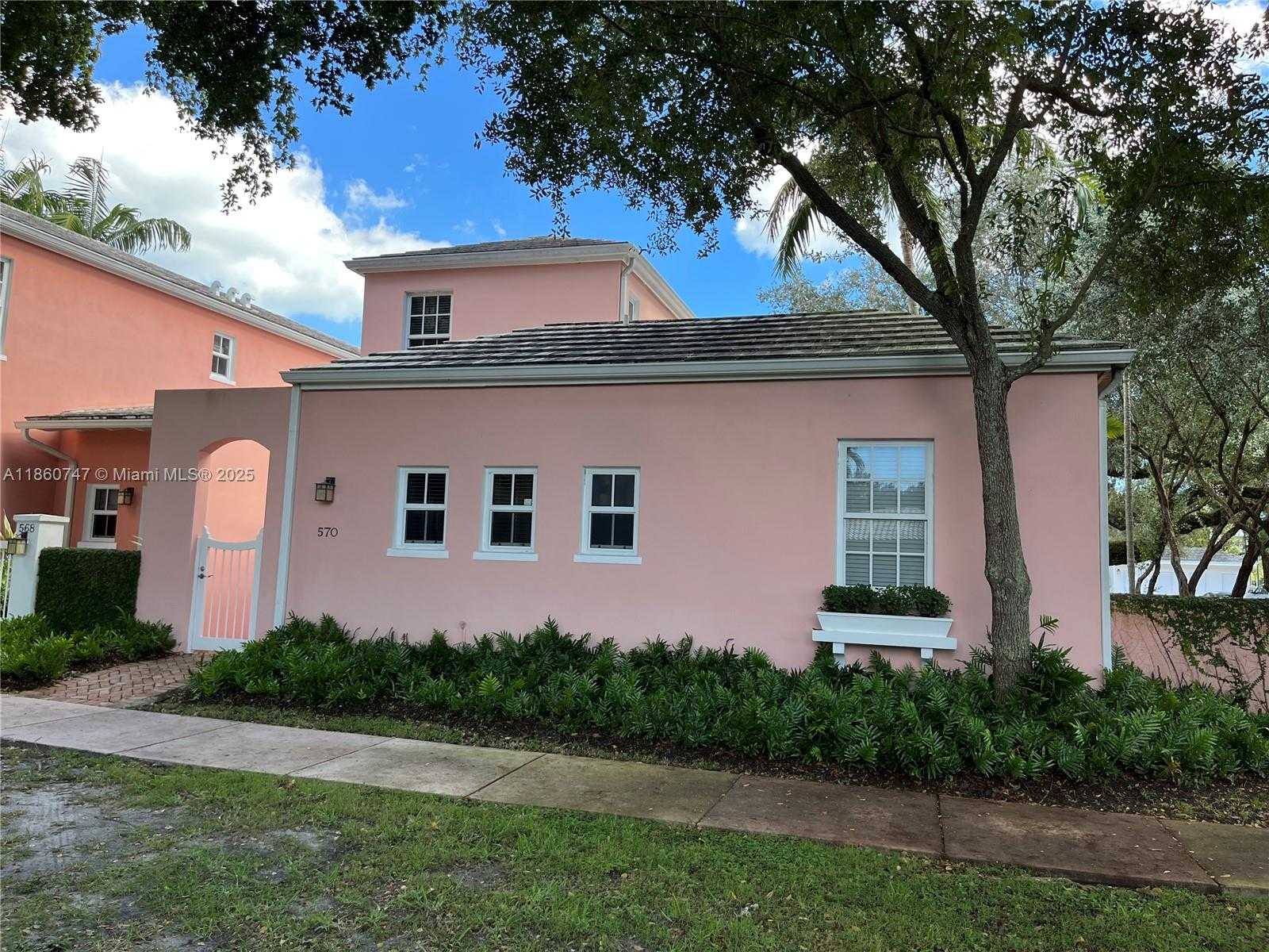 Small Image of 570 LORETTO AVE #10, Coral Gables Number 2
