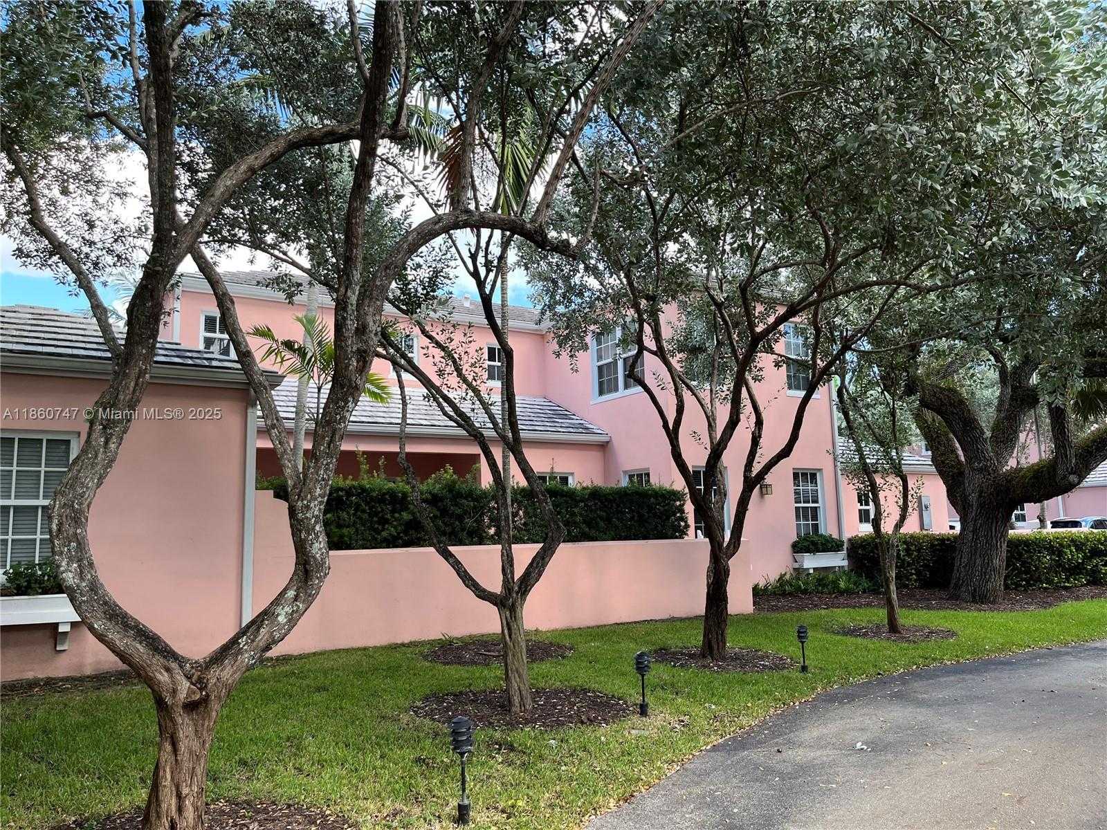 Small Image of 570 LORETTO AVE #10, Coral Gables Number 3