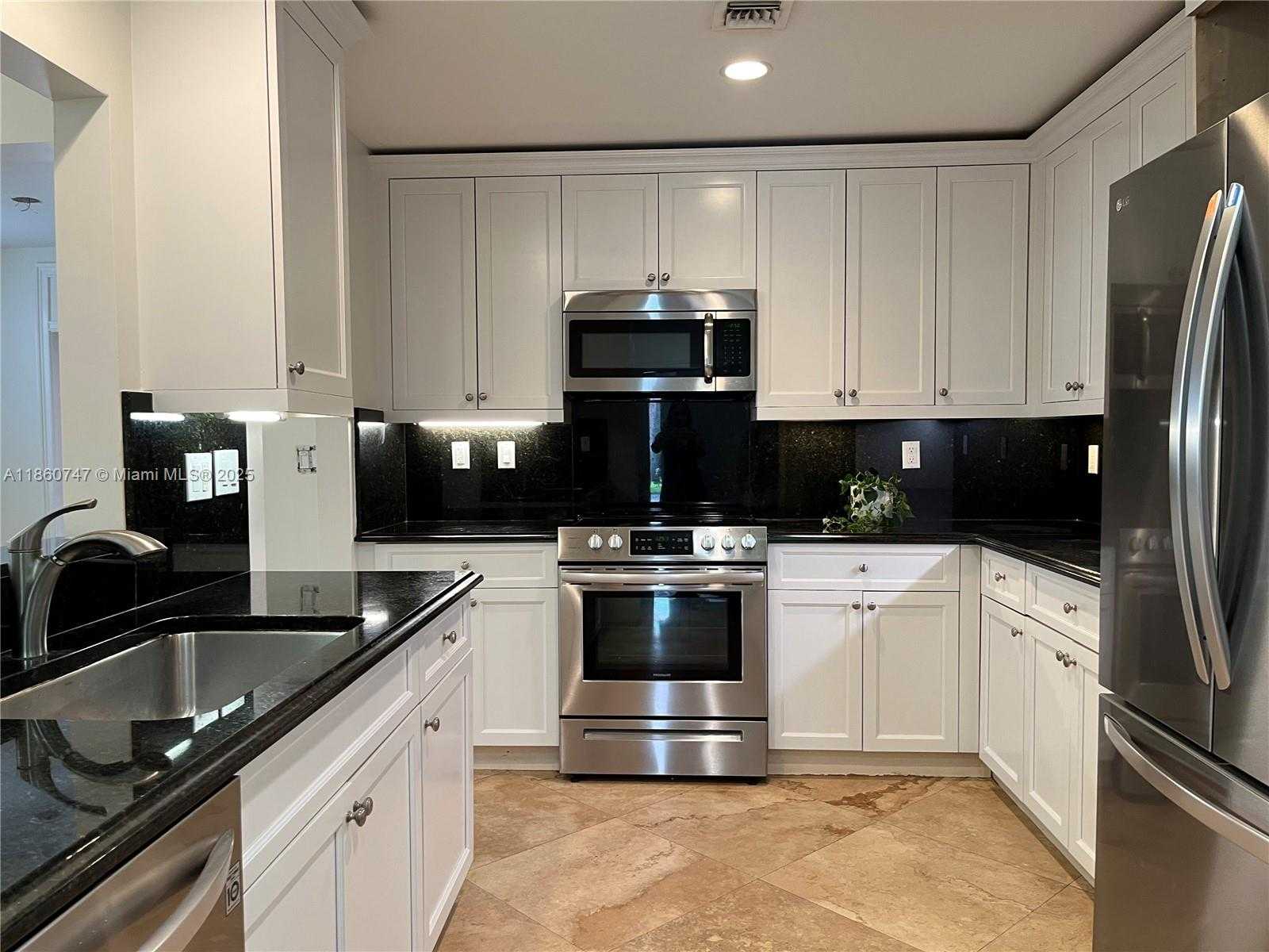 Small Image of 570 LORETTO AVE #10, Coral Gables Number 4