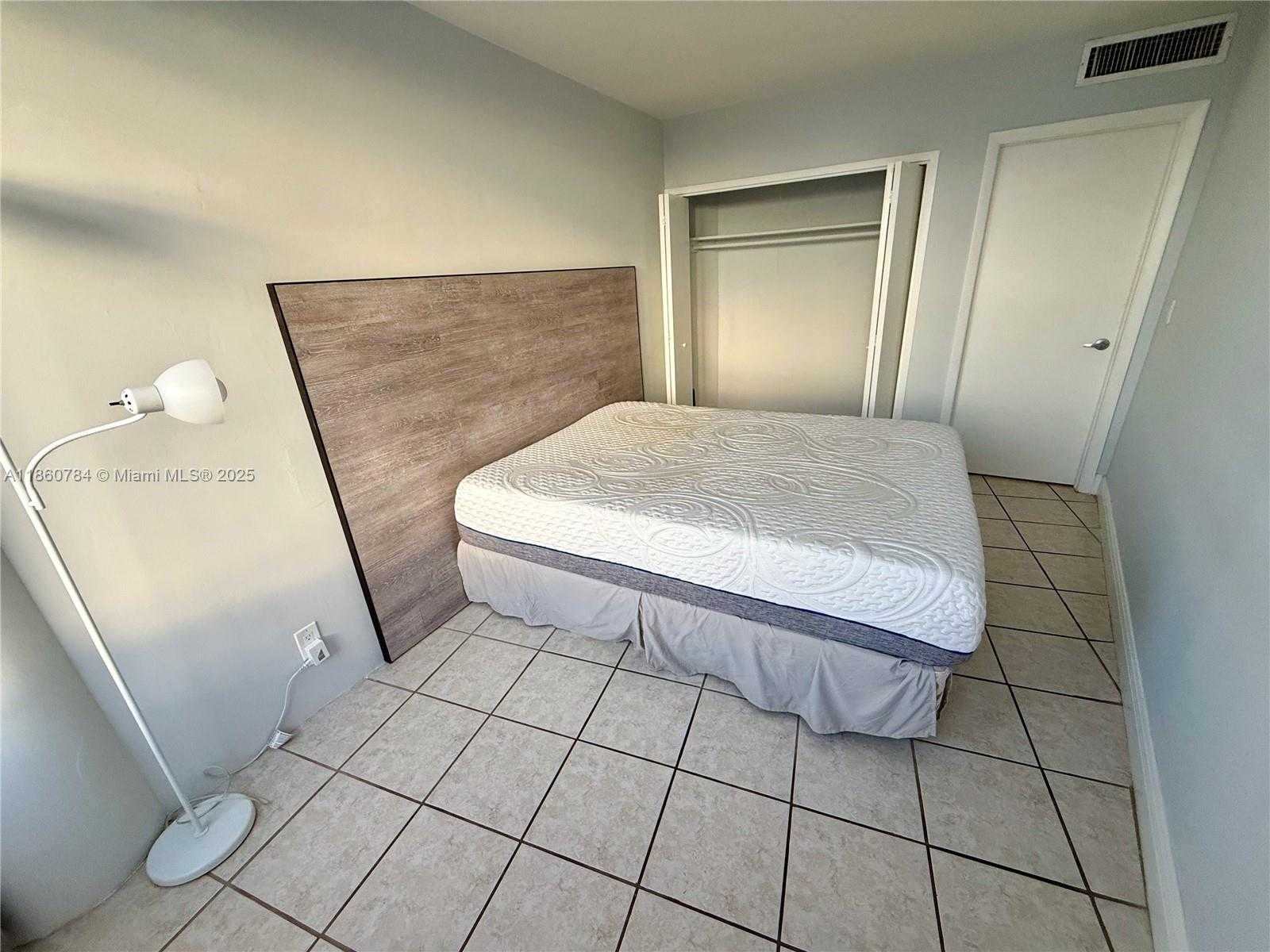 Small Image of 900 BAY DR #913, Miami Beach Number 12