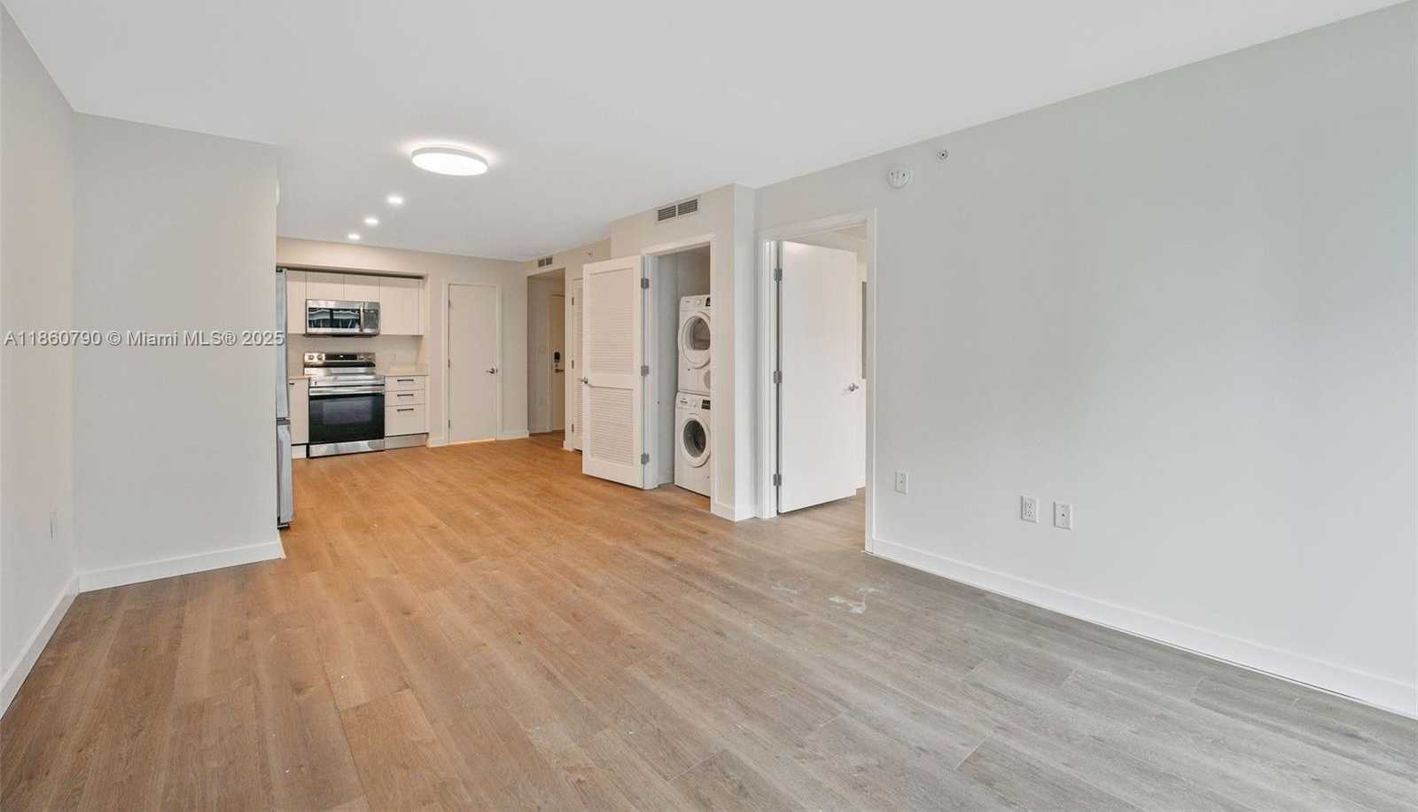 Small Image of 1500 BAY RD #N-1118, Miami Beach Number 12