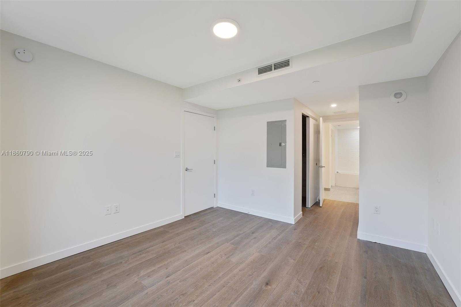 Small Image of 1500 BAY RD #N-1118, Miami Beach Number 14