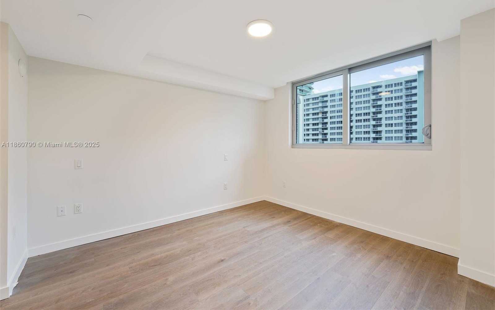 Small Image of 1500 BAY RD #N-1118, Miami Beach Number 15