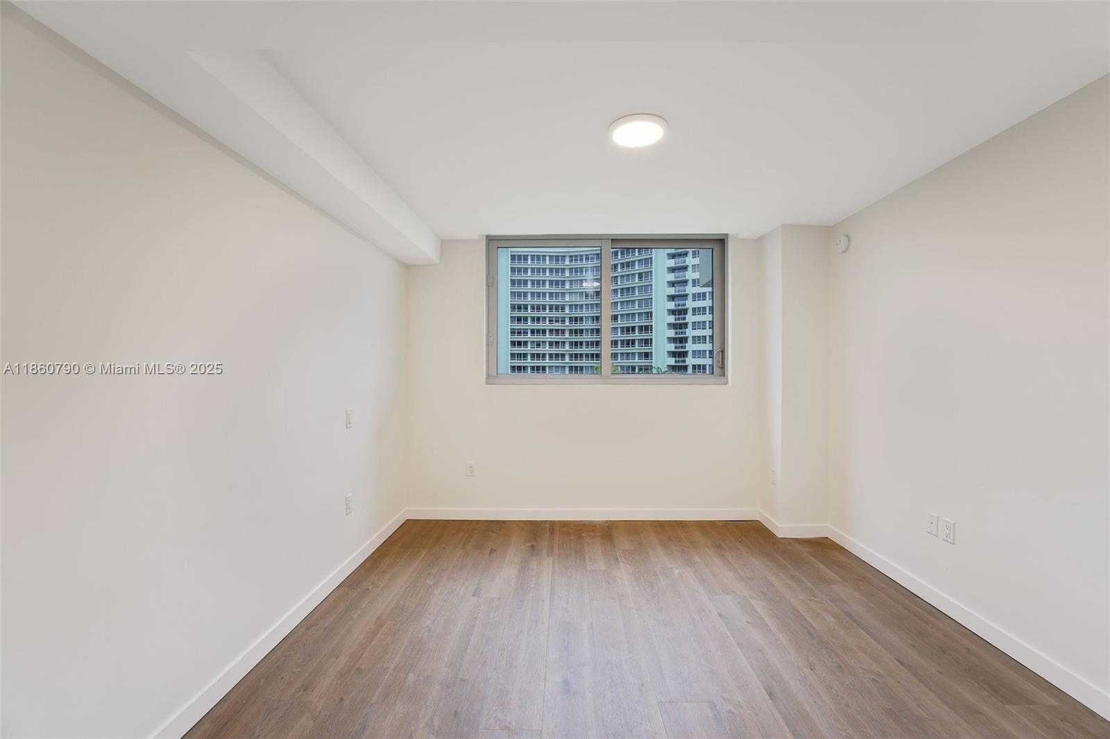 Small Image of 1500 BAY RD #N-1118, Miami Beach Number 16