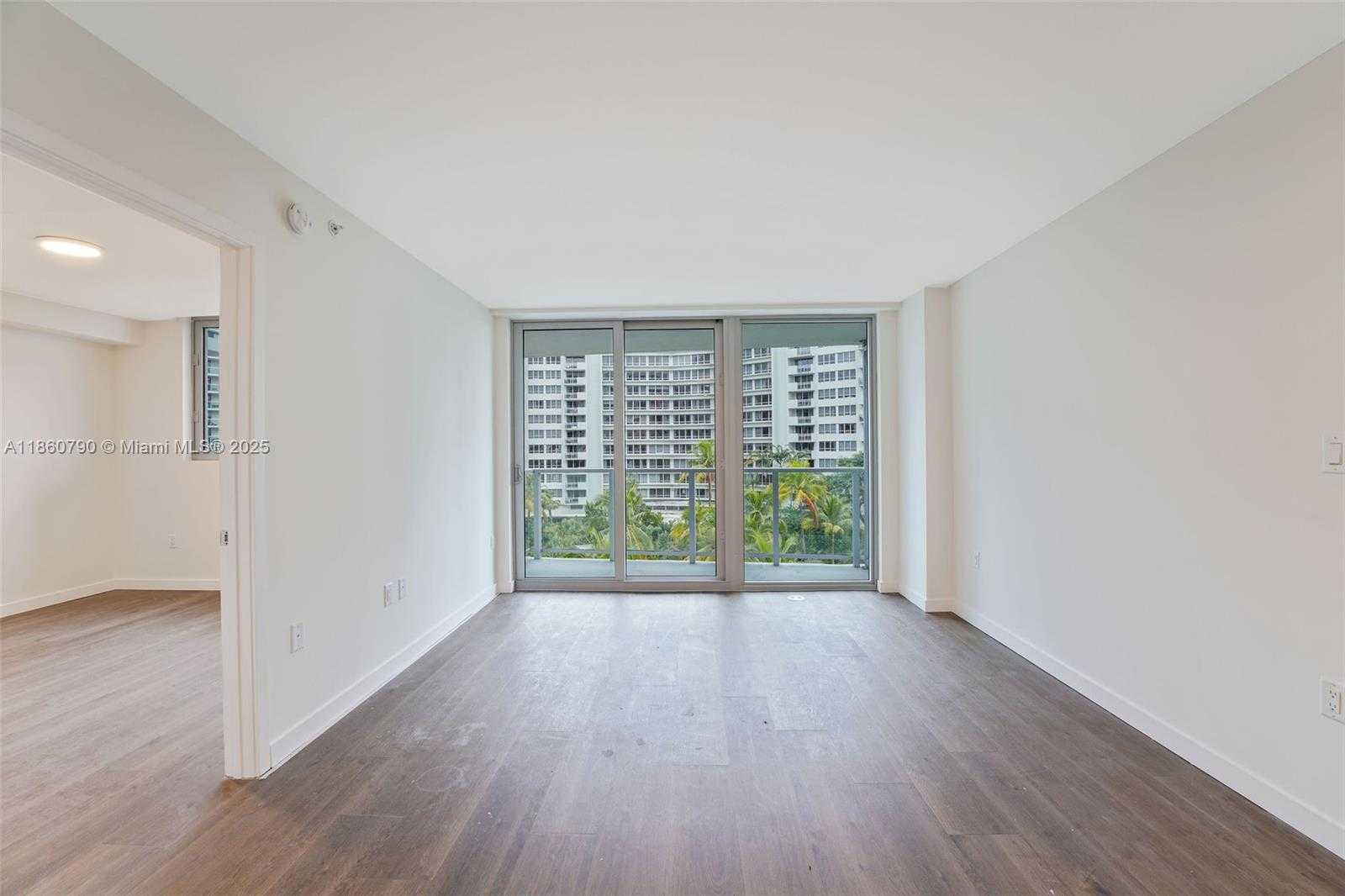 Small Image of 1500 BAY RD #N-1118, Miami Beach Number 6