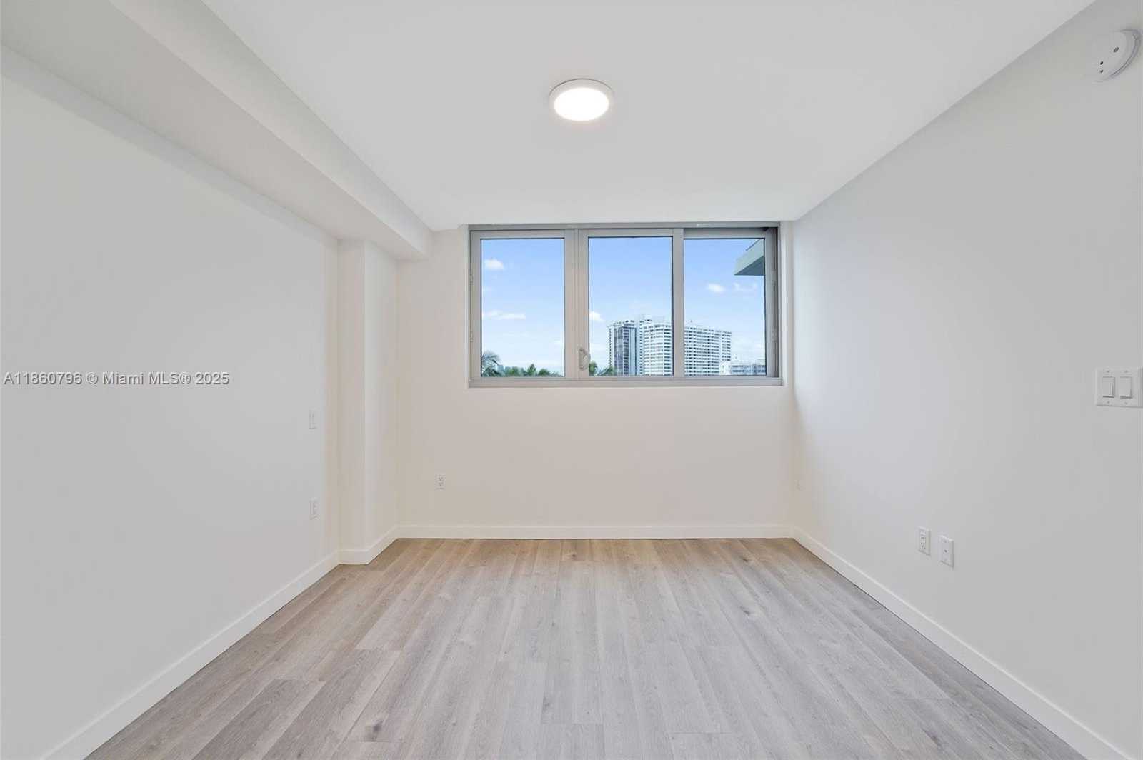 Small Image of 1500 BAY RD #N-0312, Miami Beach Number 14