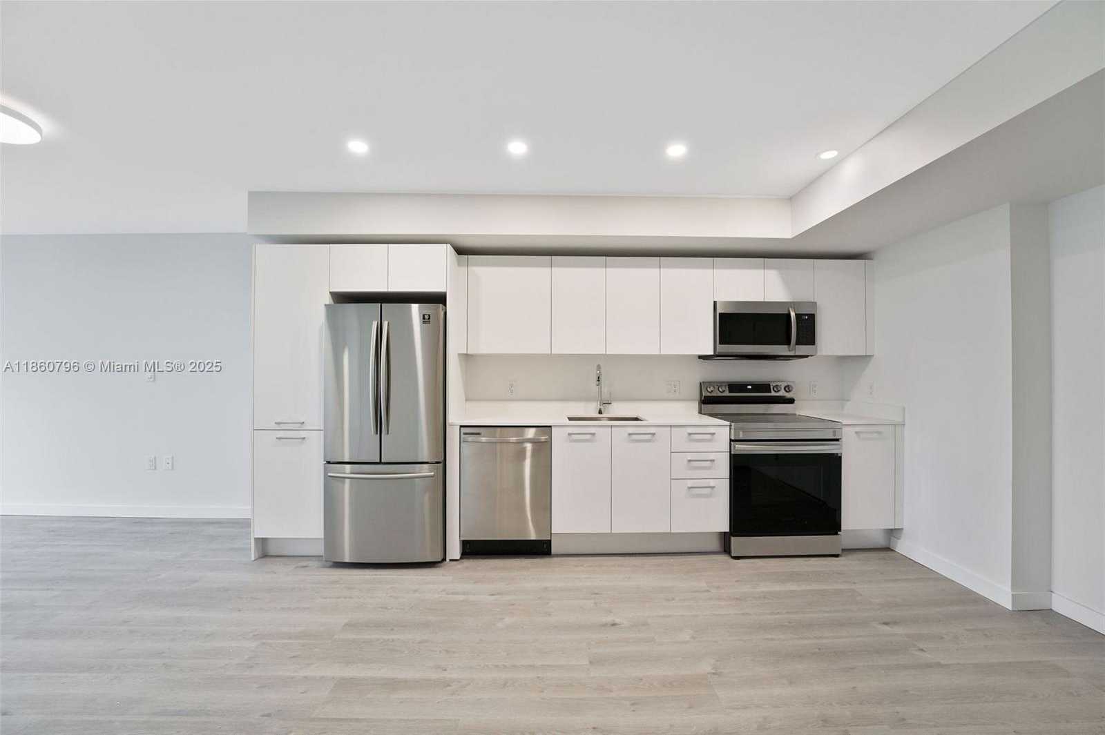 Small Image of 1500 BAY RD #N-0312, Miami Beach Number 4