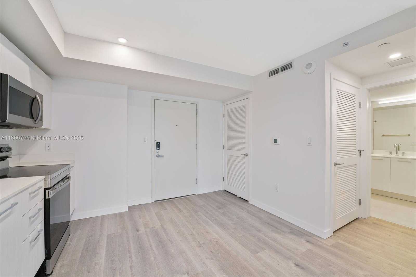 Small Image of 1500 BAY RD #N-0312, Miami Beach Number 7