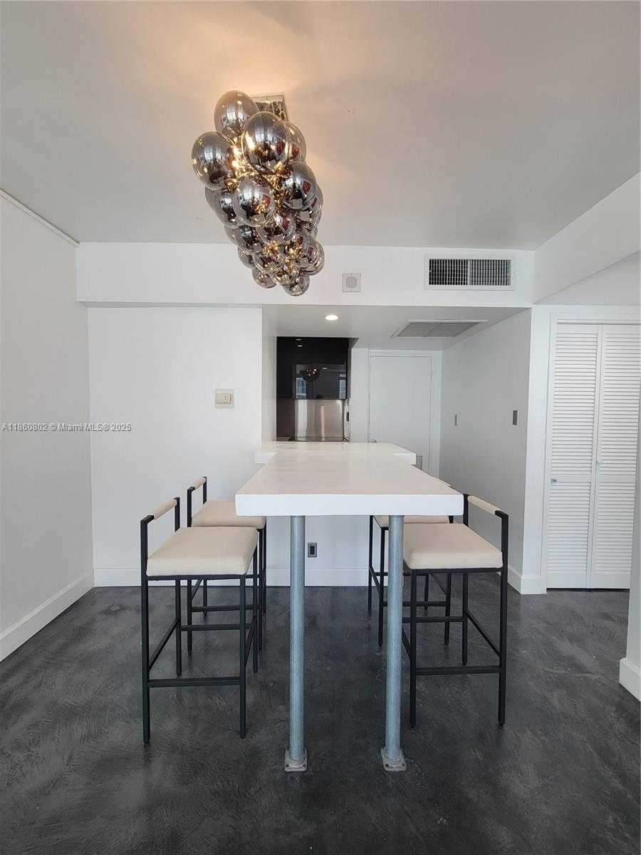 Small Image of 1000 WEST AVE #1029, Miami Beach Number 11