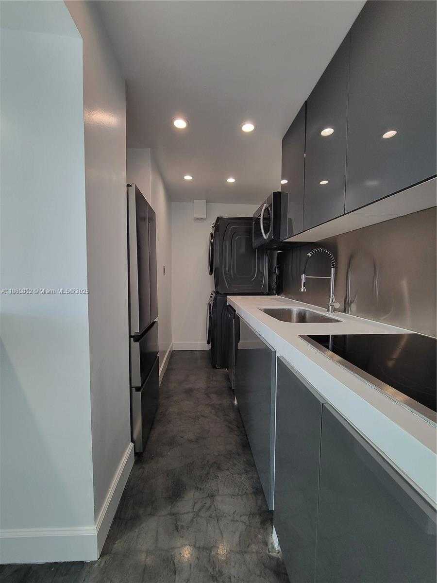 Small Image of 1000 WEST AVE #1029, Miami Beach Number 12