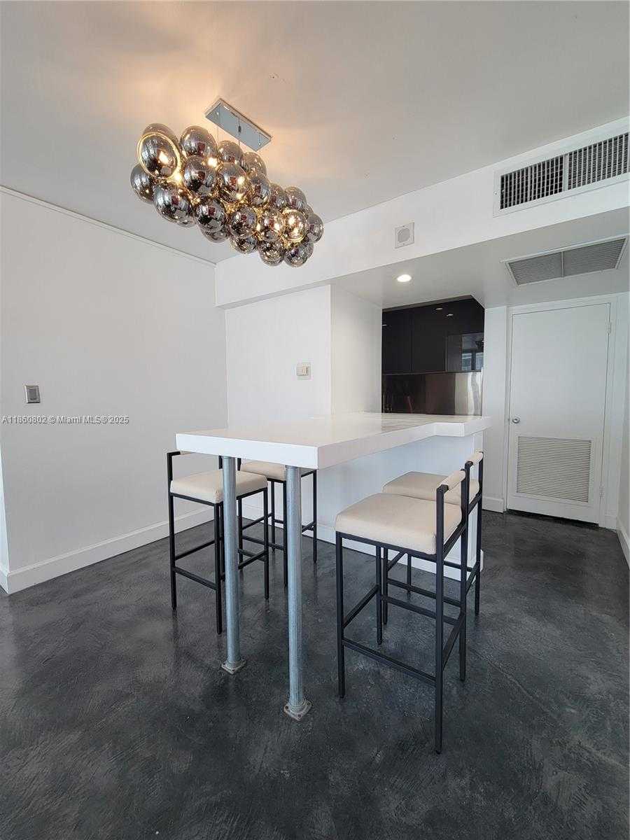 Small Image of 1000 WEST AVE #1029, Miami Beach Number 13