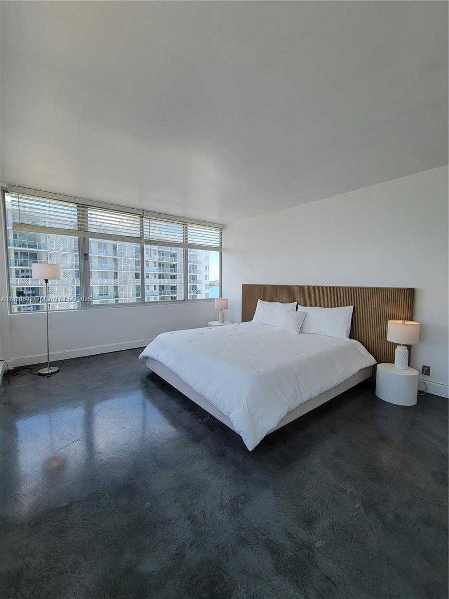 Small Image of 1000 WEST AVE #1029, Miami Beach Number 18