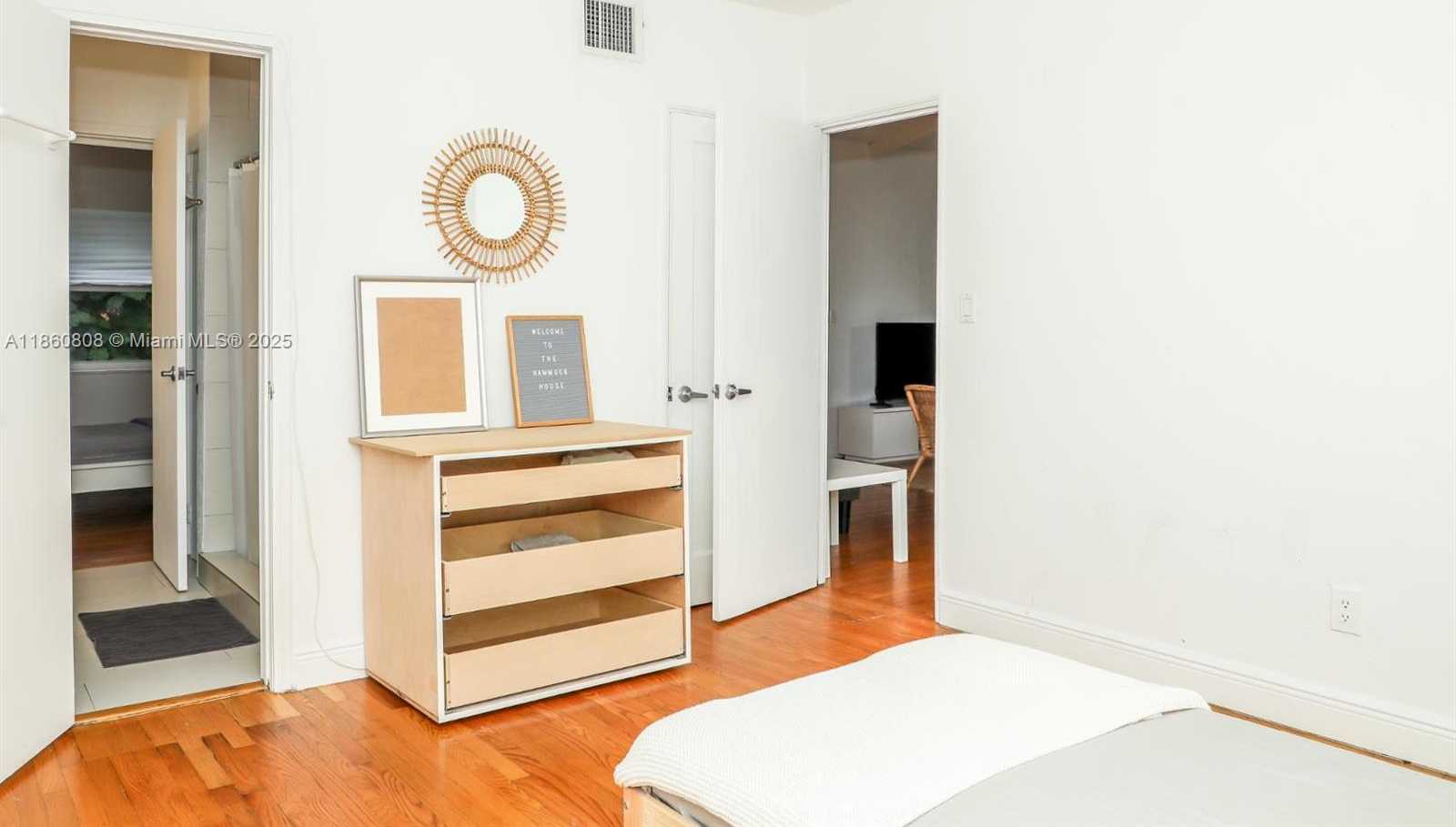 Small Image of 460 NORTH EAST 76TH, Miami Number 10