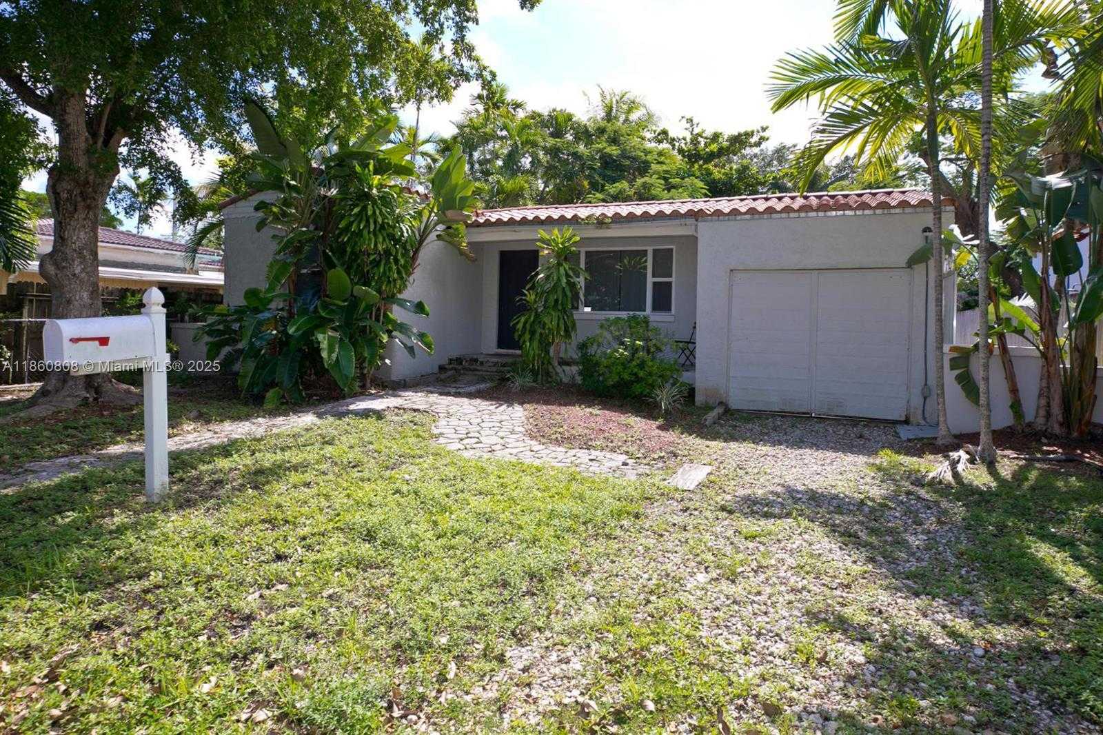 Small Image of 460 NORTH EAST 76TH, Miami Number 19
