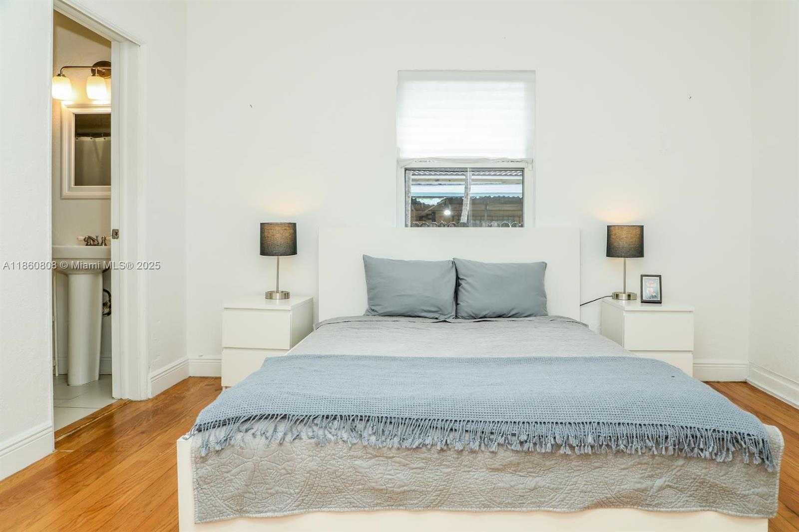 Small Image of 460 NORTH EAST 76TH, Miami Number 8