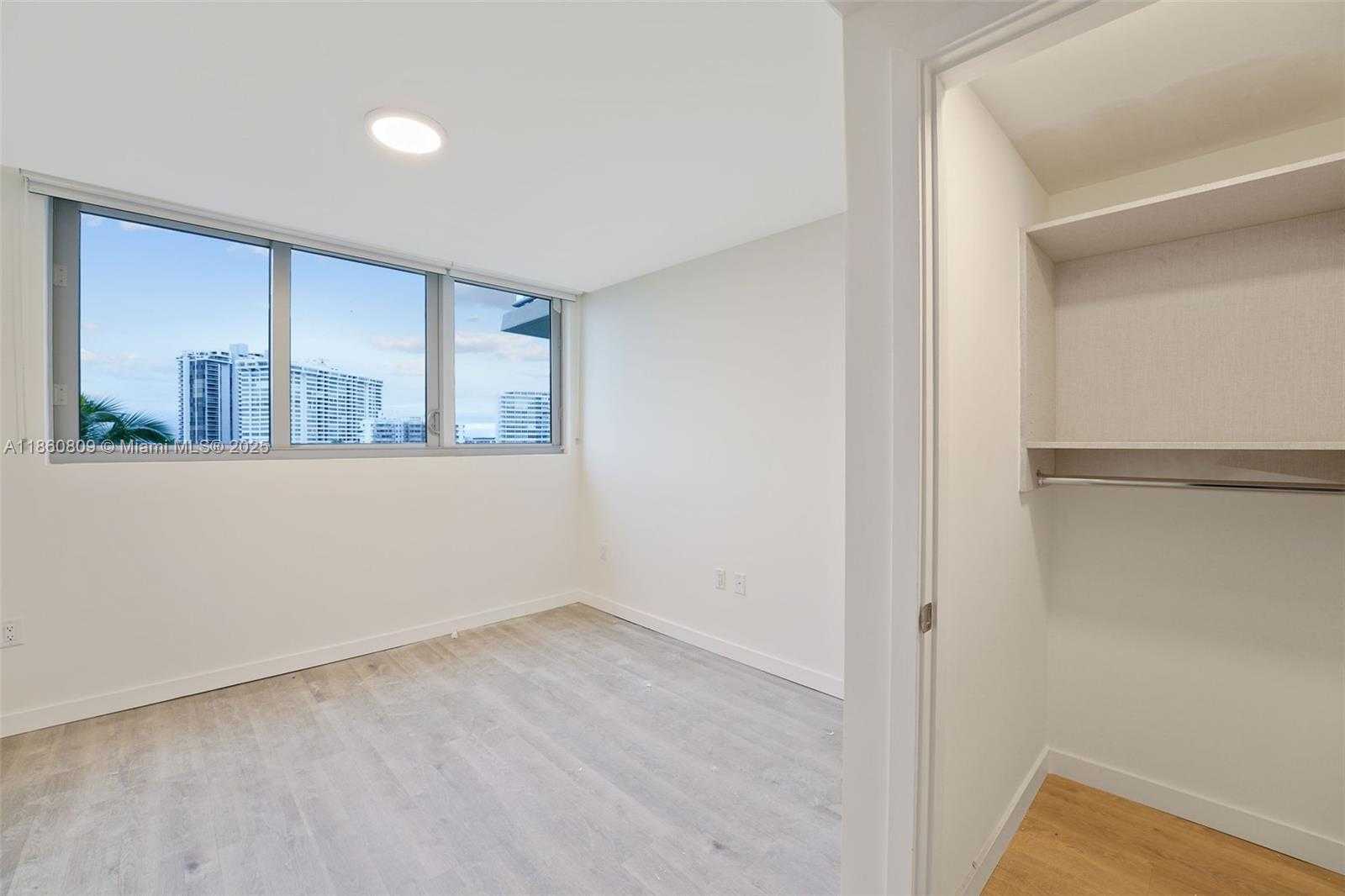 Small Image of 1500 BAY RD #N-0410, Miami Beach Number 14