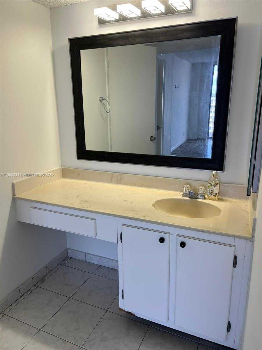 Small Image of 290 174TH ST #702, Sunny Isles Beach Number 20