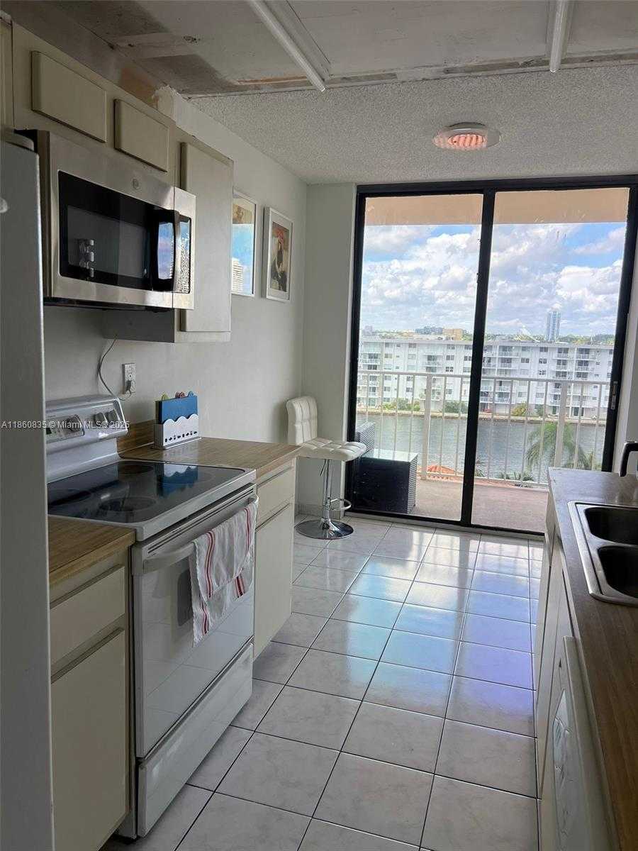 Small Image of 290 174TH ST #702, Sunny Isles Beach Number 9
