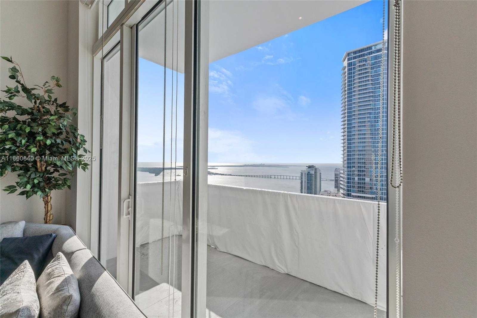Small Image of 950 BRICKELL BAY DR #5507, Miami Number 13