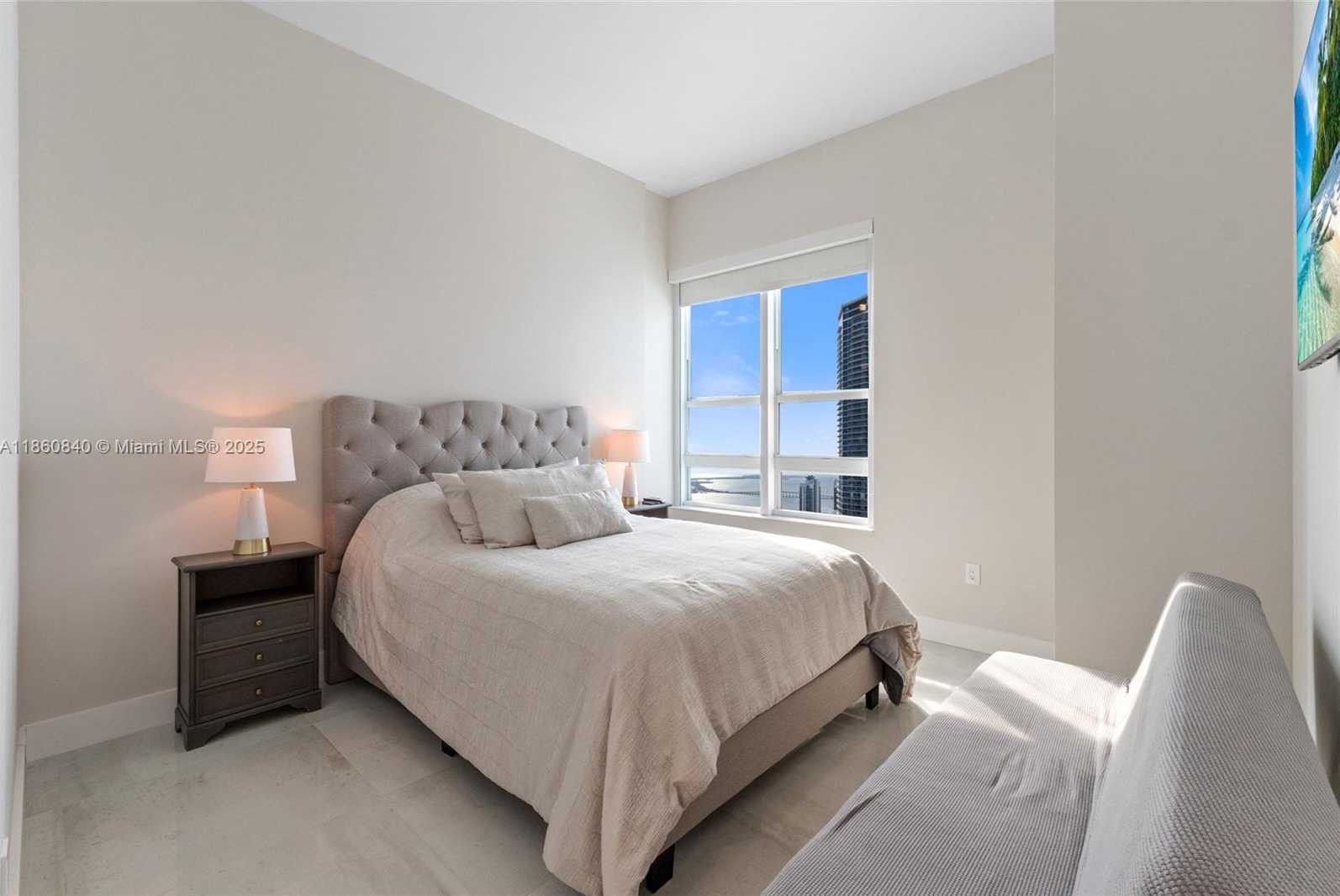 Small Image of 950 BRICKELL BAY DR #5507, Miami Number 14