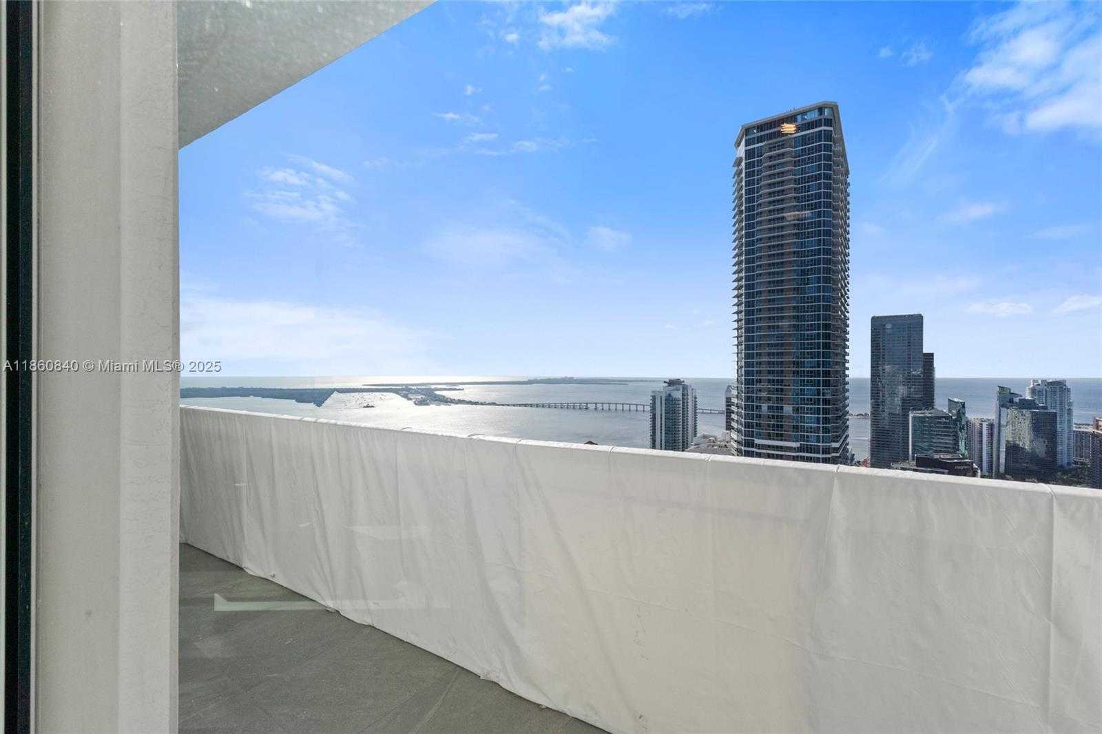 Small Image of 950 BRICKELL BAY DR #5507, Miami Number 18