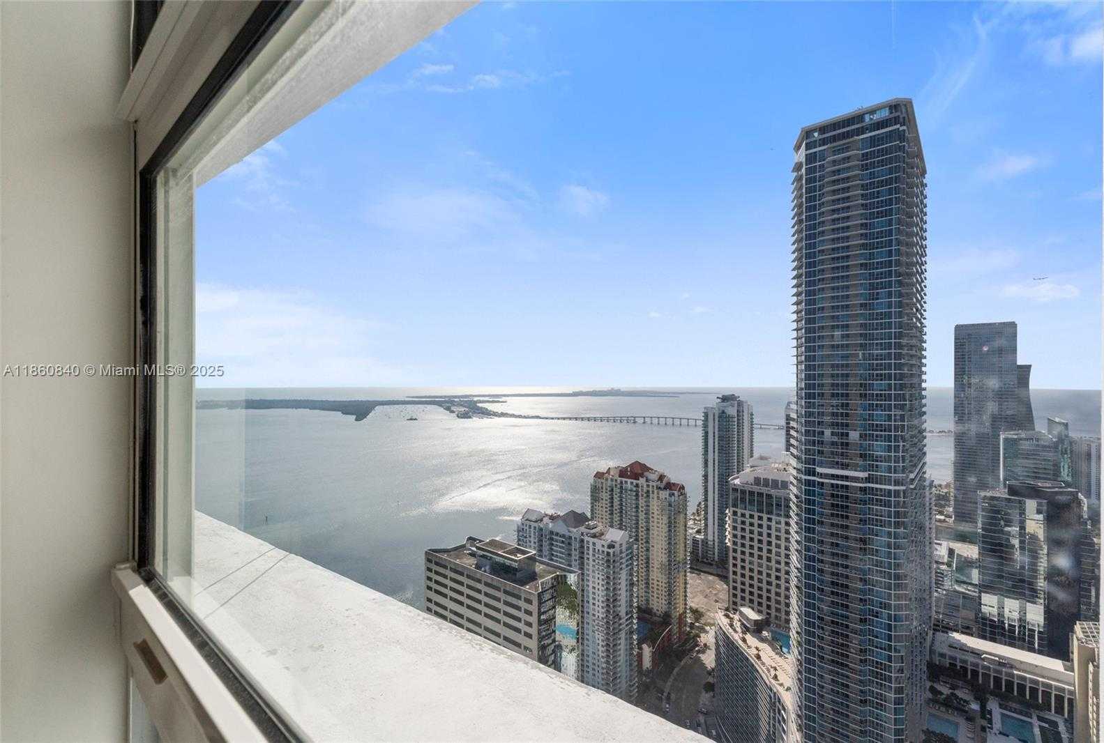 Small Image of 950 BRICKELL BAY DR #5507, Miami Number 2