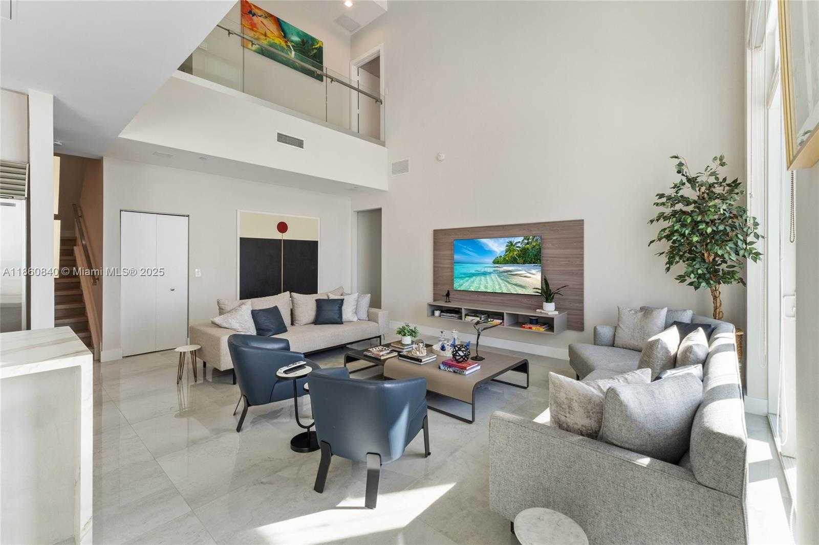 Small Image of 950 BRICKELL BAY DR #5507, Miami Number 3
