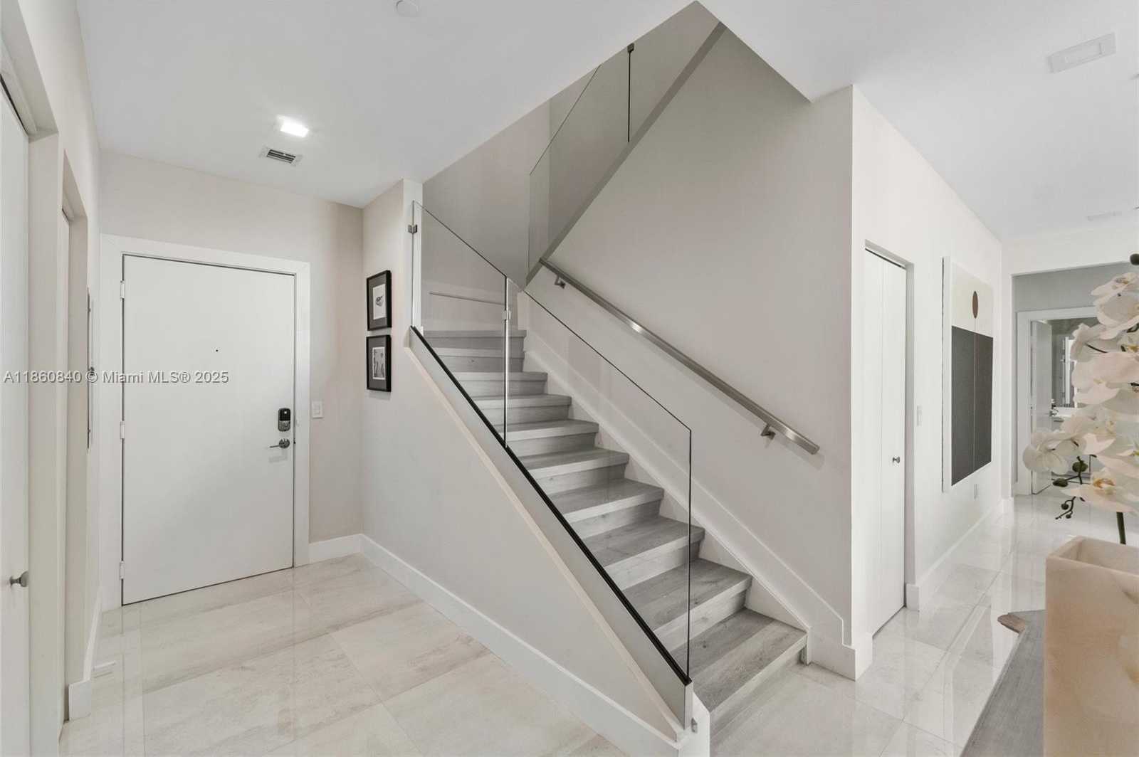 Small Image of 950 BRICKELL BAY DR #5507, Miami Number 8