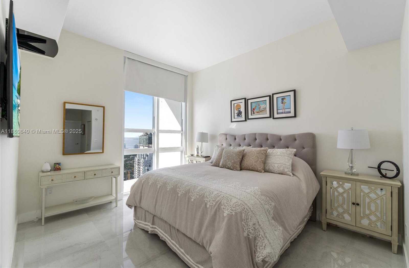 Small Image of 950 BRICKELL BAY DR #5507, Miami Number 9