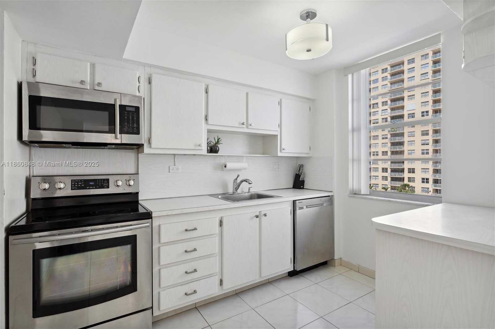 Small Image of 250 174TH ST #605, Sunny Isles Beach Number 6