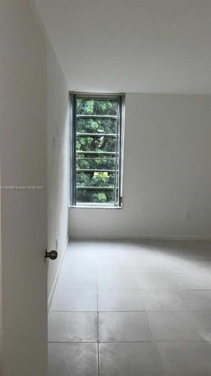 Small Image of 8860 FONTAINEBLEAU BLVD #403, Miami Number 3