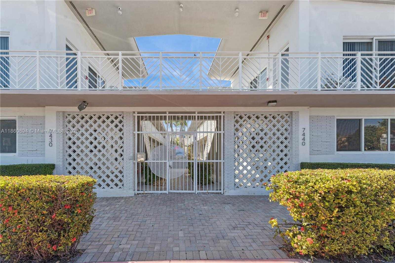 Small Image of 7440 BYRON AVE #1B, Miami Beach Number 2