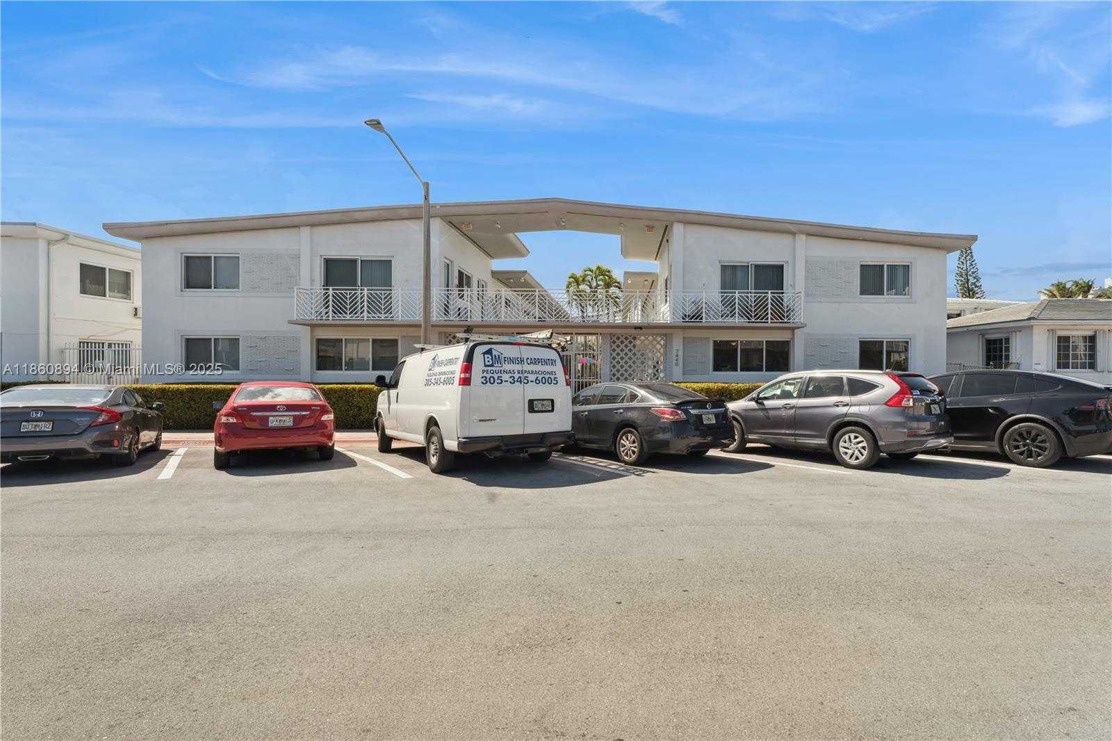 Small Image of 7440 BYRON AVE #1B, Miami Beach Number 5