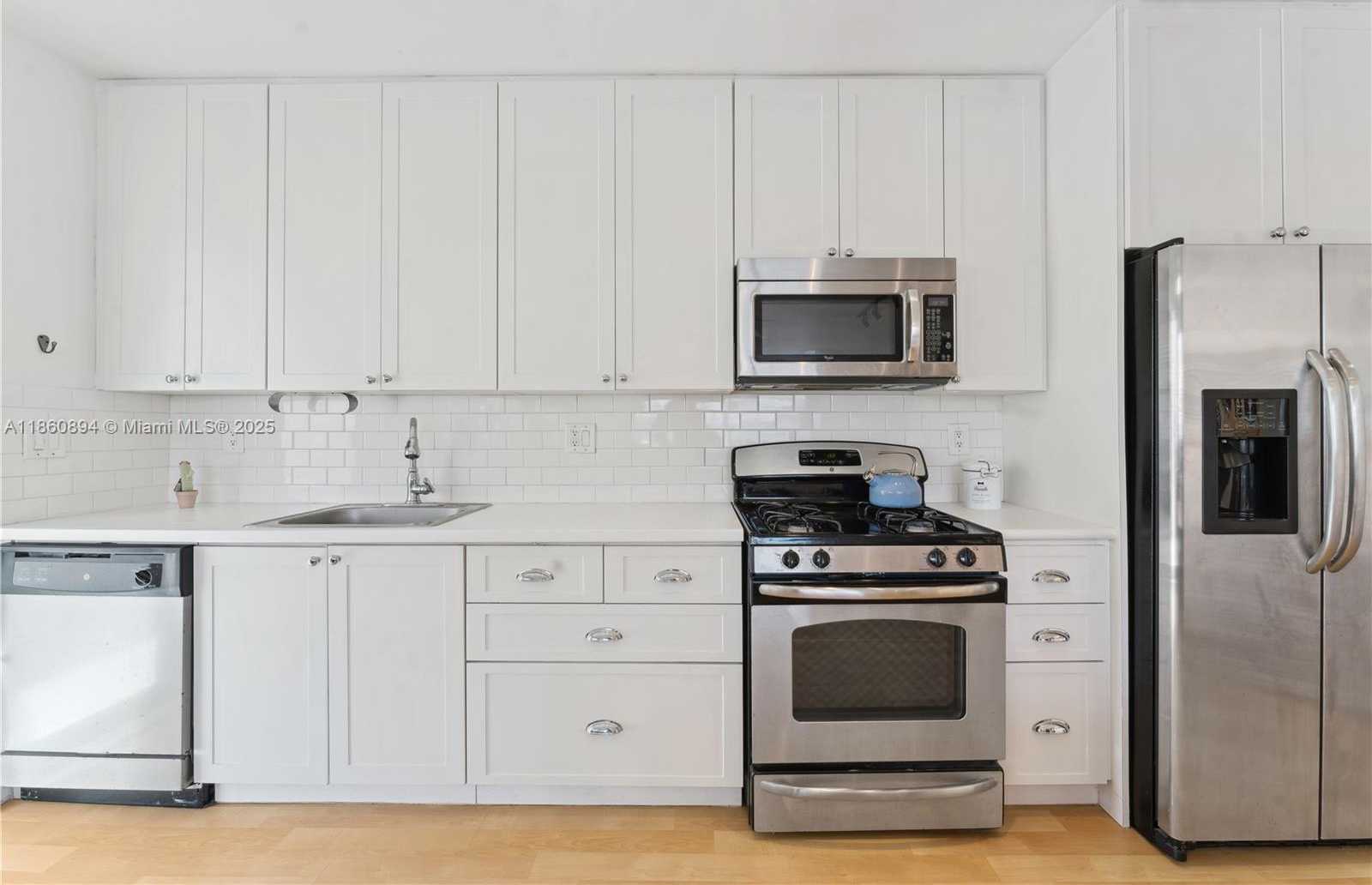Small Image of 7440 BYRON AVE #1B, Miami Beach Number 8