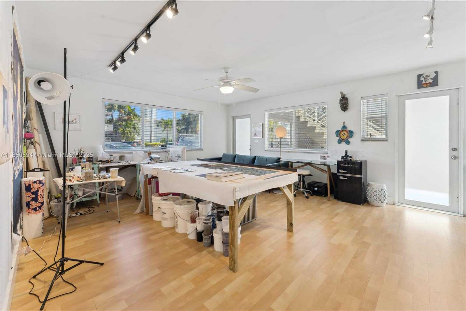 Small Image of 7440 BYRON AVE #1B, Miami Beach Number 9