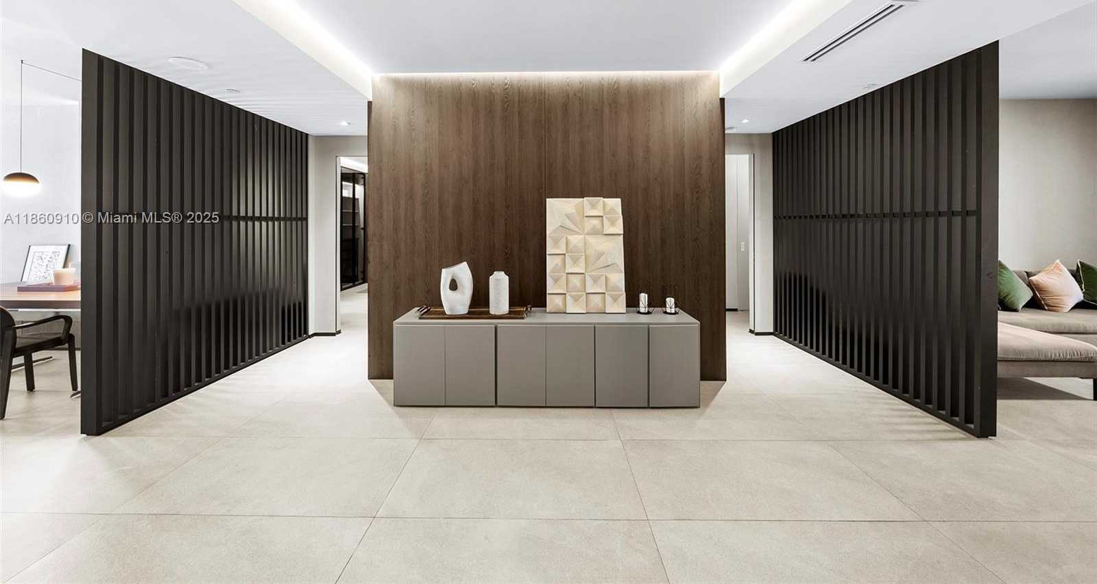 Small Image of 785 CRANDON BLVD #303, Key Biscayne Number 2
