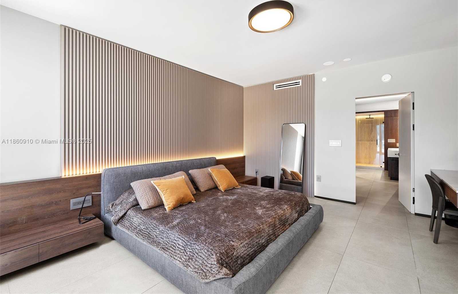 Small Image of 785 CRANDON BLVD #303, Key Biscayne Number 21