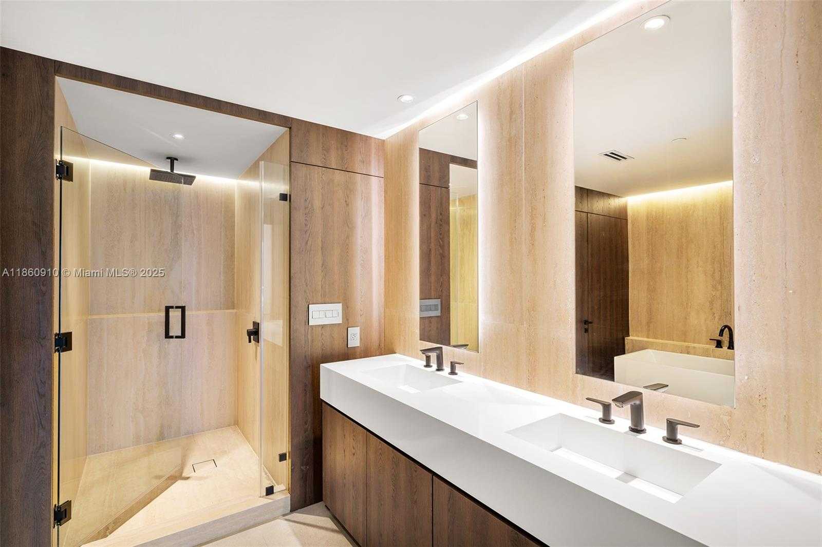 Small Image of 785 CRANDON BLVD #303, Key Biscayne Number 26