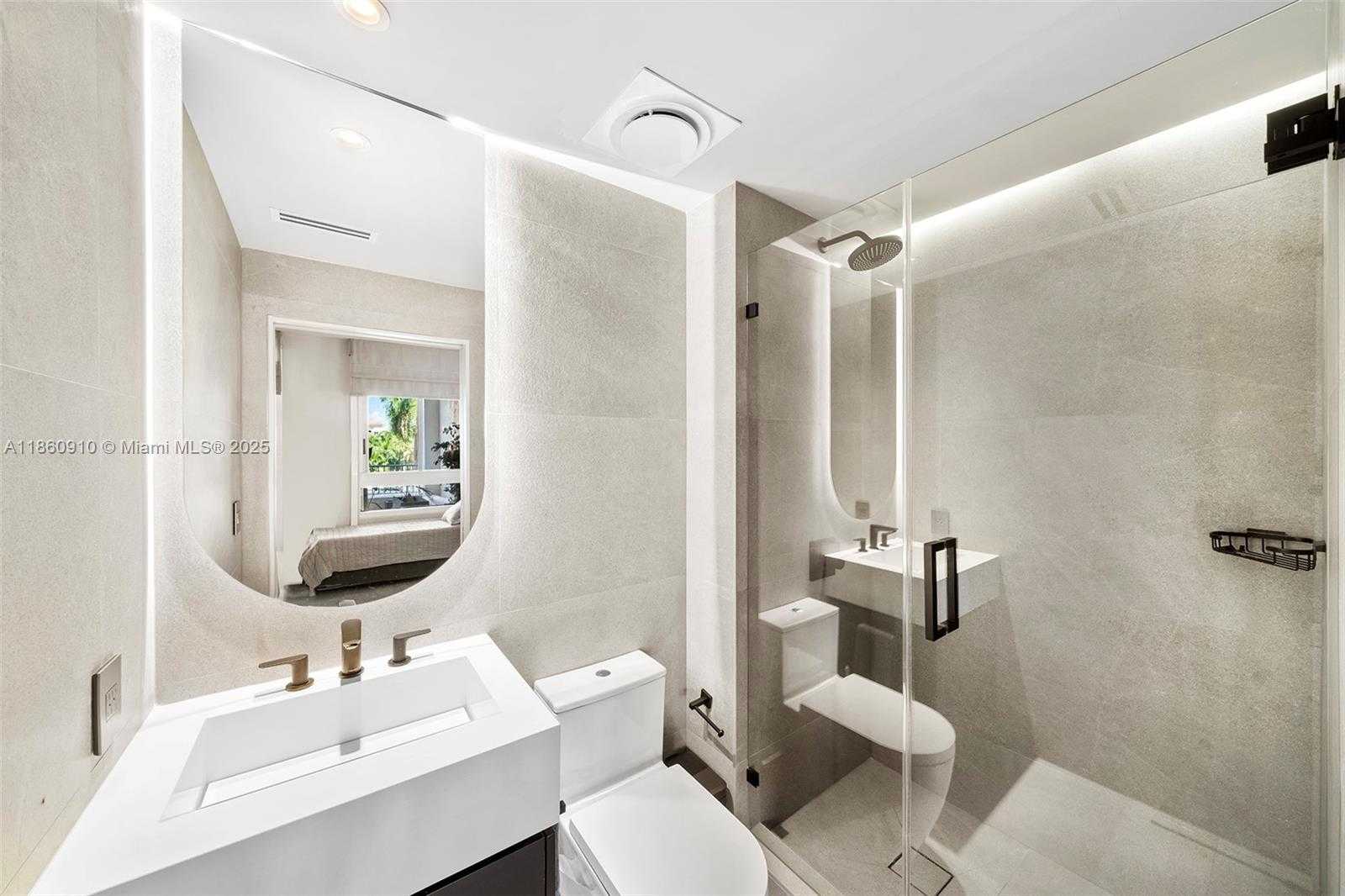 Small Image of 785 CRANDON BLVD #303, Key Biscayne Number 37