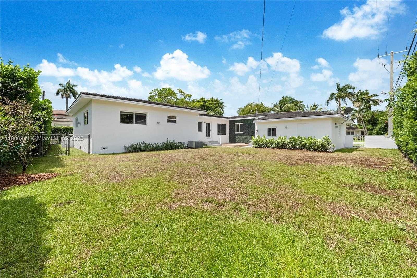 Small Image of 4731 ALHAMBRA CIR, Coral Gables Number 15