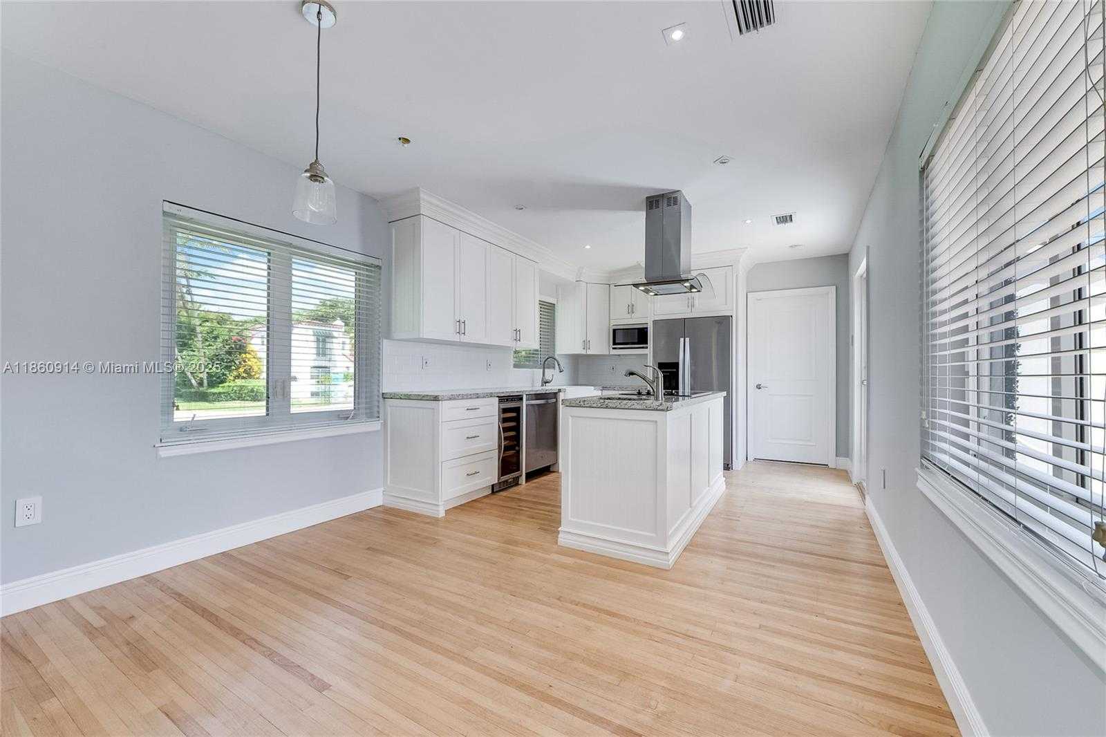Small Image of 4731 ALHAMBRA CIR, Coral Gables Number 6