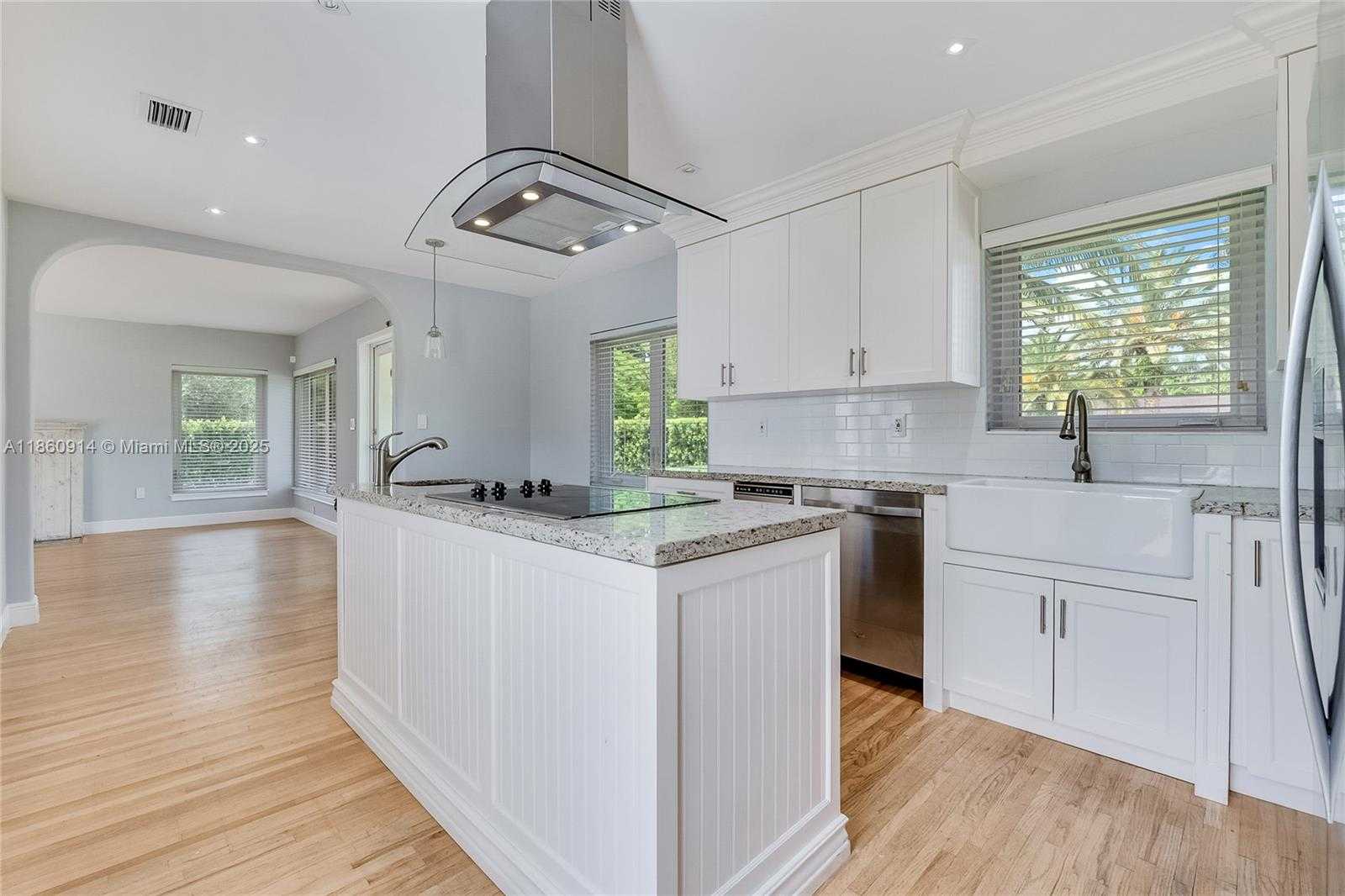 Small Image of 4731 ALHAMBRA CIR, Coral Gables Number 8