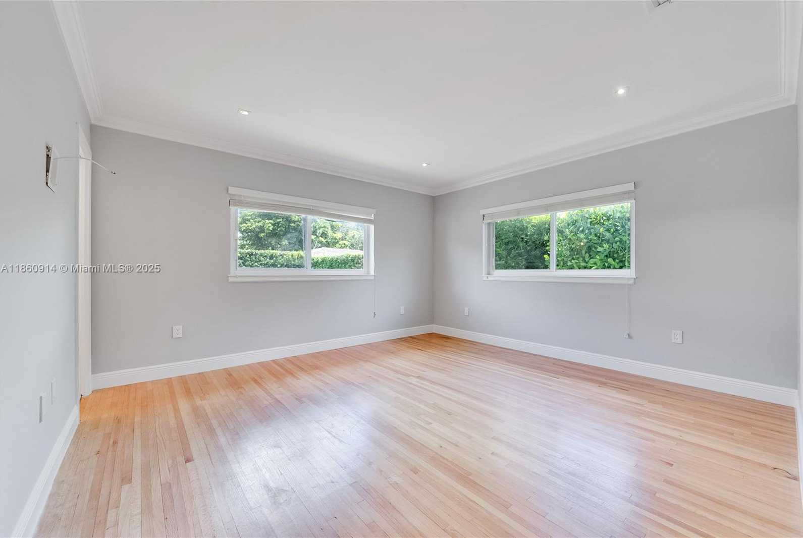 Small Image of 4731 ALHAMBRA CIR, Coral Gables Number 9