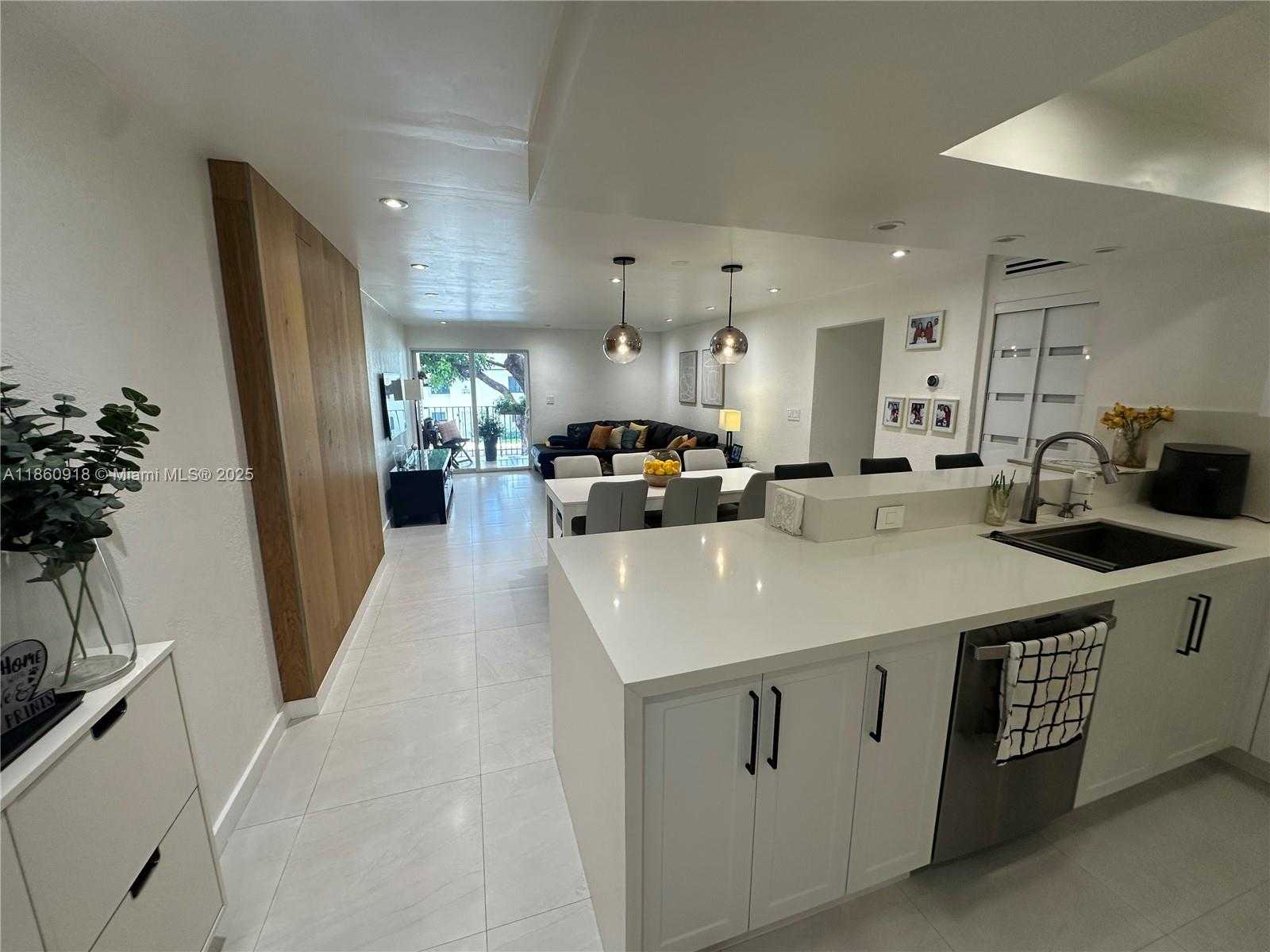 Small Image of 1910 WEST 56TH ST #3117, Hialeah Number 2