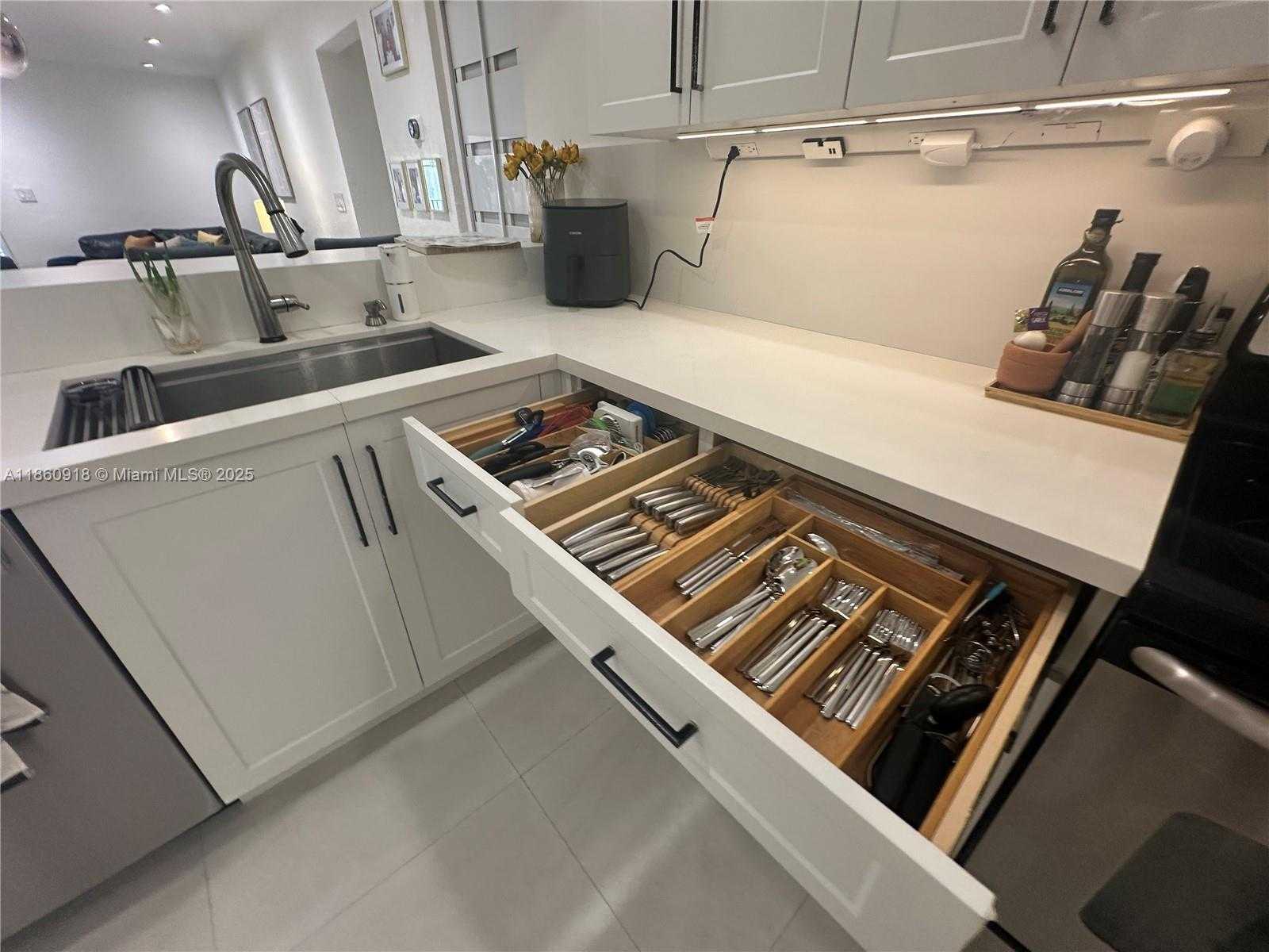 Small Image of 1910 WEST 56TH ST #3117, Hialeah Number 31
