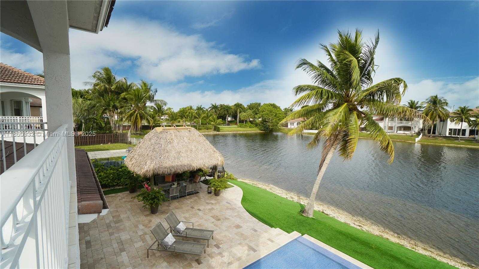 Small Image of Doral Number 42