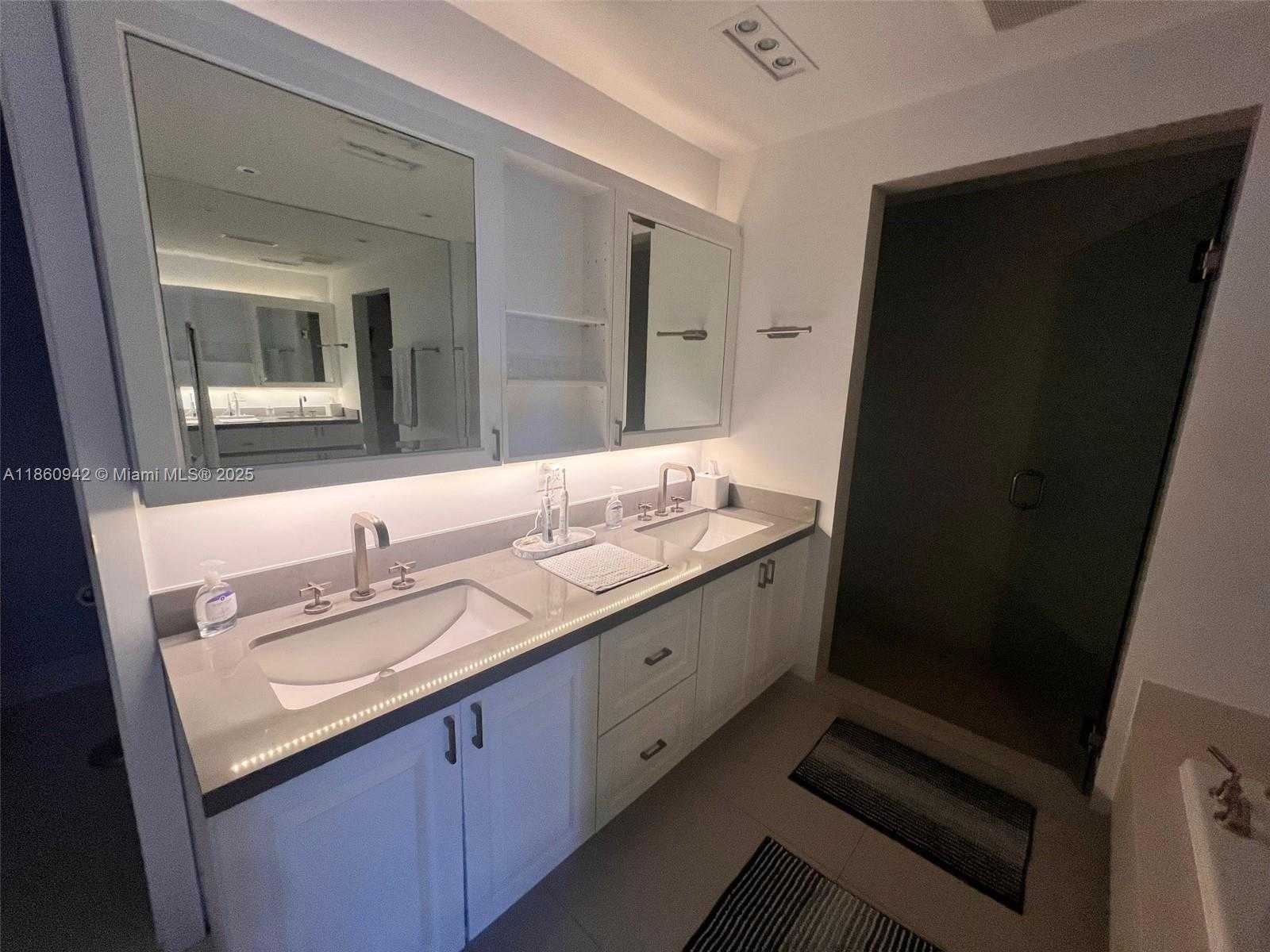 Small Image of 3801 COLLINS AVE #705, Miami Beach Number 10